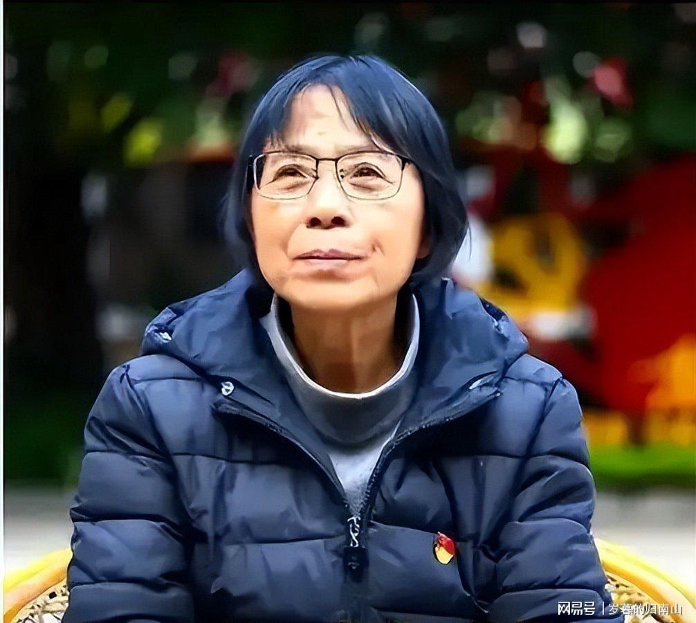 人民日报发文,揭张桂梅真实现状,卸任华坪女高校长传闻早有真相