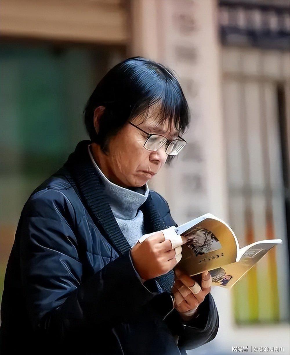 人民日报发文,揭张桂梅真实现状,卸任华坪女高校长传闻早有真相